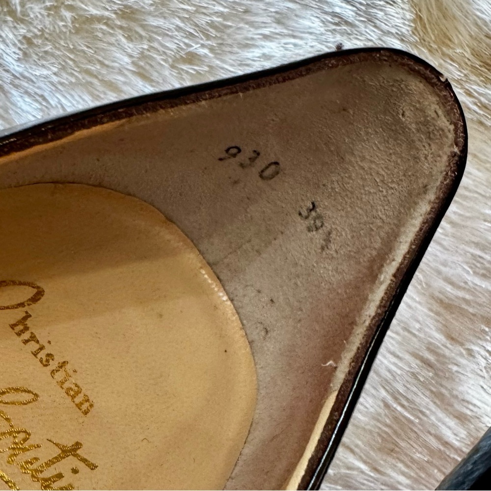 Christian Louboutin black patent round toe pumps 39.5 - Picture 8 of 15